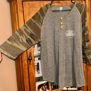 XXL Gray and Camouflage Raglan Sleeve Shirt. MUST BE BUNDLED